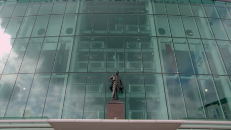 Sir-Matt-Busby-Statue.-Manchester-United-Stadion-Old-Trafford-2