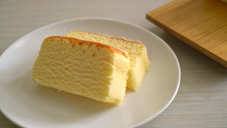 Light-cheese-cake-in-Japanese-style
