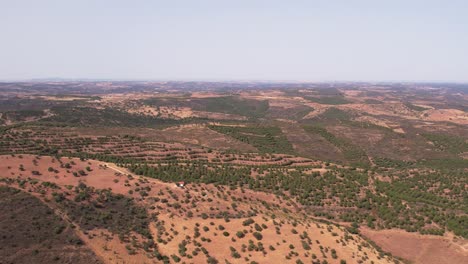 Natürliche-Landschaft-Landschaftsansicht,-Tal-Mit-Vegetation,-Alentejo.-Drohnenüberflug