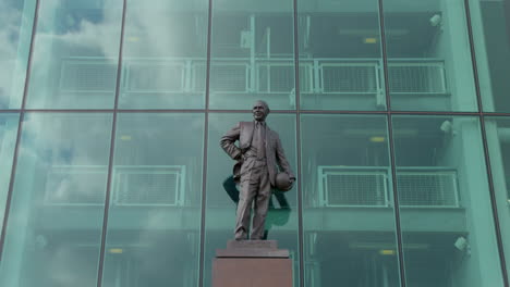 Sir-Matt-Busby-Statue.-Manchester-United-Stadion-Old-Trafford-3