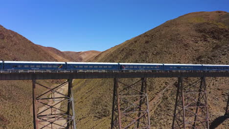 Aerial---Railway-Viaducto-La-Polvorilla-Bridge-In-Salta,-Argentina,-Rising-Forward