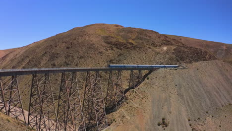 Aerial---Railway-Viaducto-La-Polvorilla-Bridge-In-Salta,-Argentina,-Reverse-Reveal
