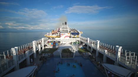 Cruise-ship-top-view-timelapse-Singapore