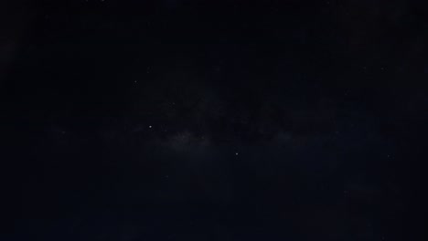 Satellit,-Der-Am-Nachthimmel-Vorbeizieht