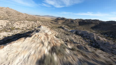Fast-FPV-mountain-desert-dive
