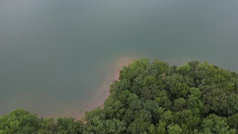 Aerial-view-of-Lake-Lanier-near-Baldridge-State-Park-in-Cumming,-Georgia.