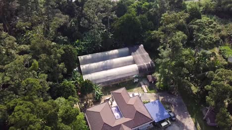 Drohnenaufnahmen-Von-Hulu-Langat-In-Der-Nähe-Der-Außenbezirke-Von-Kuala-Lumpur,-Malaysia-2