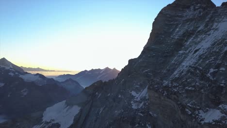 Peak-of-Mont-Cervin,-The-Matterhorn,-at-sunrise