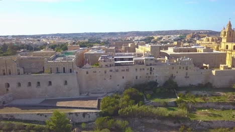 Schwenkclip-Der-Mittelalterlichen-Festungsstadt-Mdina-Im-Norden-Maltas