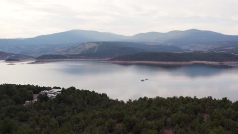 Aerial-Drone-Establishing-View-of-Flaming-Gorge-Reservoir-Lake-in-Utah