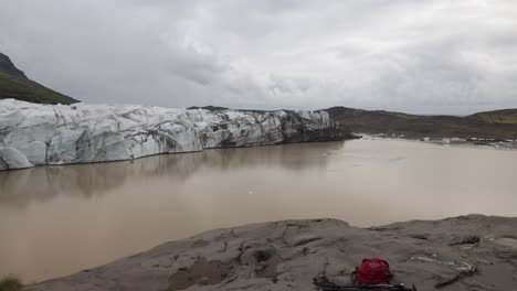 Primer-Plano-Del-Glaciar-De-Islandia-Con-Video-De-Cardán-Panorámico-De-Derecha-A-Izquierda