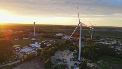 Luftaufnahme-Von-Windmühlen,-Die-Auf-Rhode-Island-Strom-Erzeugen