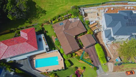Drone-shot-of-houses-and-golf-course-in-Sydney-Australia-3