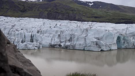 Island-Gletscher-Mit-Video,-Das-Nach-Oben-Kippt
