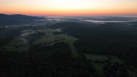 Blue-Appalachian-Mountains-in-Virginia-USA-at-sunrise