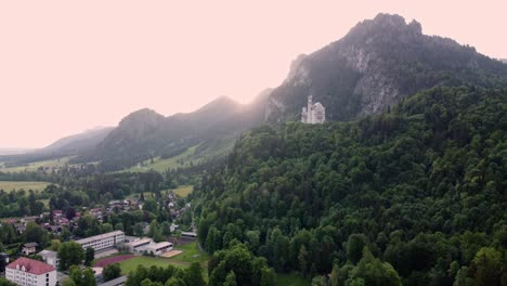 Sunrise-morning-at-Neuschwanstein-Castle-near-Fussen-in-southwest-Bavaria,-Germany