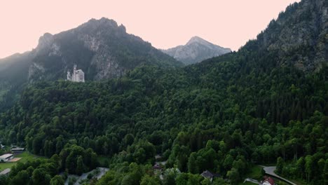 Sunrise-at-Neuschwanstein-Castle-near-Fussen-in-southwest-Bavaria,-Germany-1
