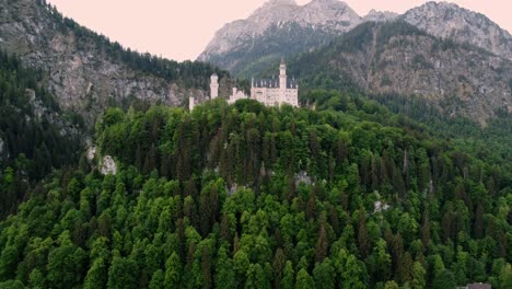 Amanecer-En-El-Castillo-De-Neuschwanstein-Cerca-De-Fussen-En-El-Suroeste-De-Baviera,-Alemania-7