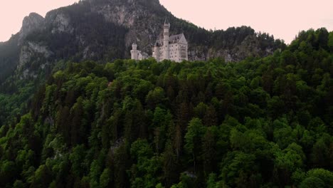 Morgen-Auf-Schloss-Neuschwanstein-Bei-Füssen-In-Südwestbayern,-Deutschland-1