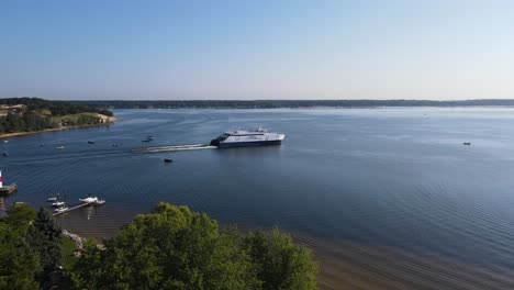 Rising-motion-over-the-Lake-Express-Ferry-in-Muskegon-Lake