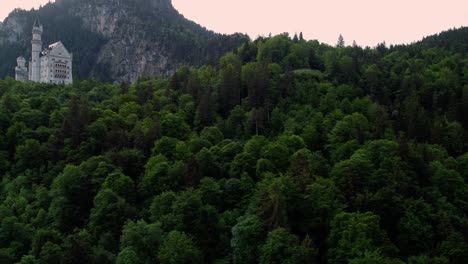 Morning-at-Neuschwanstein-Castle-near-Fussen-in-southwest-Bavaria,-Germany-3