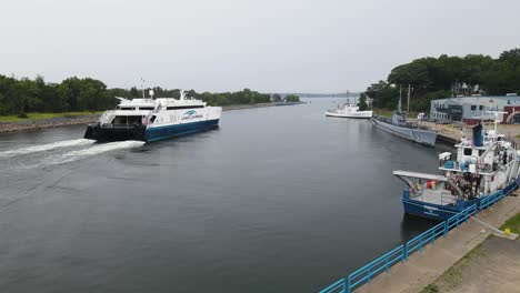 The-lake-express-ferry-with-rising-motion-as-it-arrives-in-Muskegon-Lake