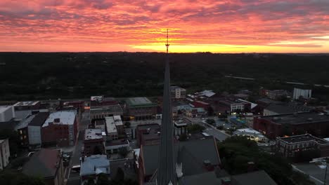 Kirchturm-In-Der-Innenstadt-Von-Virginia-USA-City-Bei-Sonnenaufgang