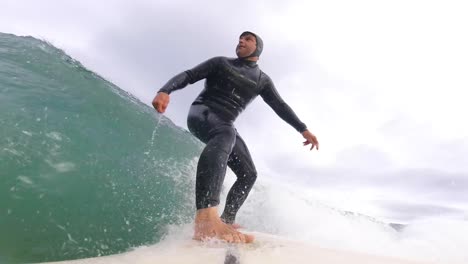 Surfer,-Der-Tropische-Ozeanwelle-Surft.-Zeitlupe