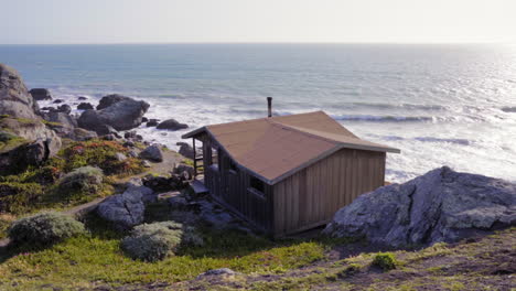 Wooden-Cabin-At-Rocky-Point,-Steep-Ravine-Environmental-Campground-In-Stinson-Beach,-United-States