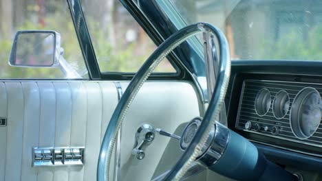 Vintage-car-blue-Mercury-interior