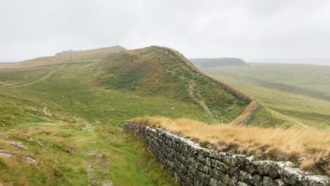 Panning-right-across-Hadrian's-Wall-in-Northumberland-National-Park