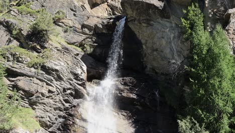 Lillaz-Waterfalls-in-Cogne-on-the-Italian-Alps-Mountains-in-the-Aosta-Valley---slow-motion