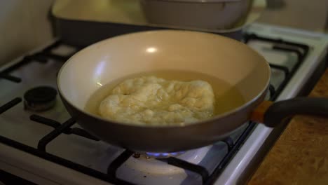 Langos-frying-in-pan