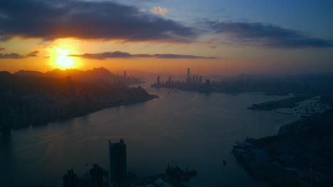 Schöner-Filmischer-Zeitraffer-Von-Hongkong-Während-Des-Sonnenuntergangs