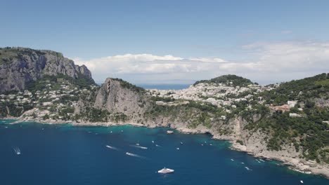 Dramatic-terrain-and-coastline-of-touristic-Capri-island,-Italy