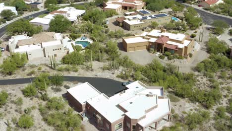 Desert-southern-luxury-housing-community-next-to-golf-course
