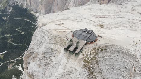 Aerial-views-of-the-cable-car-Sass-Pordoi-in-the-italian-Dolomites-2