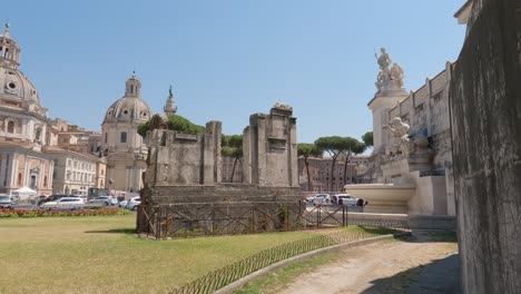 Vittorio-Emanuele-II-Monument,-Altar-of-the-Fatherland,-Rome,-Italy