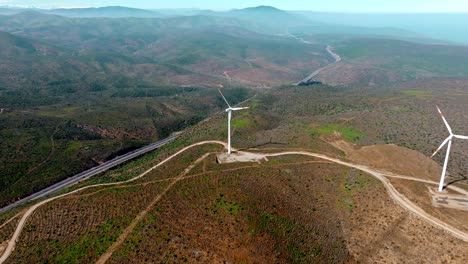 Karge-Landschaft-Eines-Windparks-In-Der-Zentralchilenischen-Region-Coquimbo