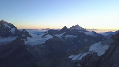 Sunrise-breaks-on-peaks-of-The-Alps-near-Mount-Cervino-and-The-Matterhorn