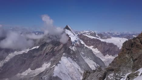 Wide-aerial-view-of-Lion-Ridge-and-Matterhorn-of-Mont-Cervin,-Mount-Cervino