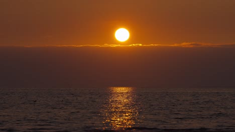 Sonnenuntergang-über-Dem-Ozean-Meer-Kräuselung-Windig-Welliges-Wasser,-Ruhiger-Friedvoller-Geisteszustand