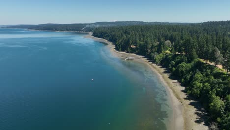 Aerial-view-of-the-shoreline-of-Holmes-Harbor-in-Washington-State