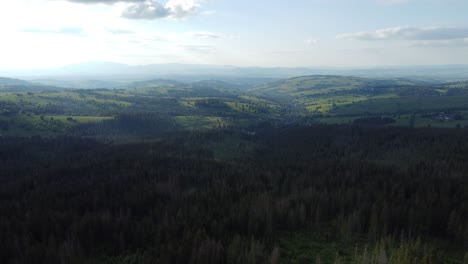 Landschaftsüberführung-Der-Polnischen-Tatry-Berge,-Ebenen