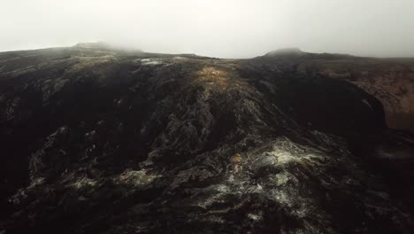 Aerial-landscape-view-of-Meradalir-valley,-Iceland,-during-Fagradalsfjall-volcano-eruptions