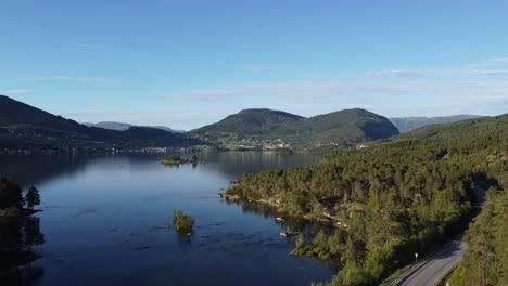 Enthüllt-Einen-See-In-Norwegen