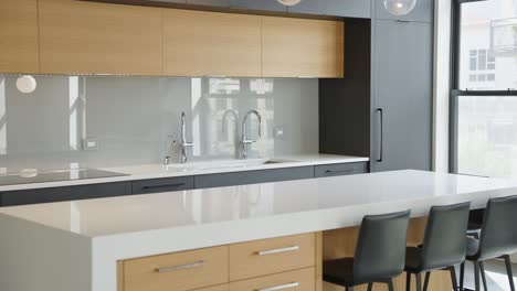 A-modern-bright-luxury-kitchen-in-a-downtown-loft-condo