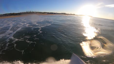 Pov,-Surfeando-En-Las-Olas-Del-Mar