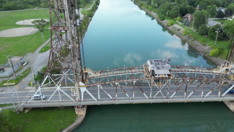 Vertical-lift-bridge-on-Welland-Canal-in-Ontario,-Canada