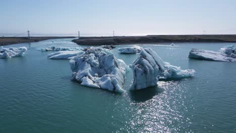 Vista-De-Drones-De-Un-Glaciar-En-Islandia-4k-1